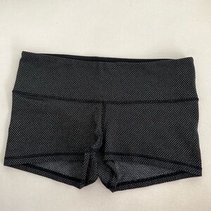 Lululemon booty shorts - size 6